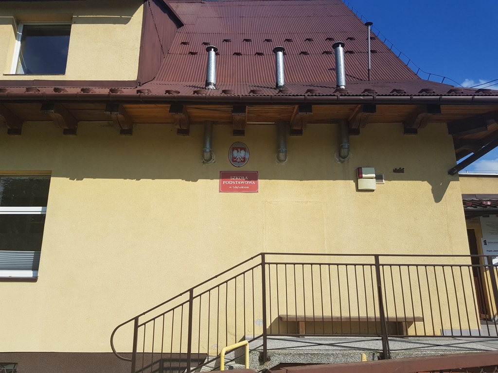 Głębokie bierze burmistrza w obronę: tu dzieciaki mają on-line