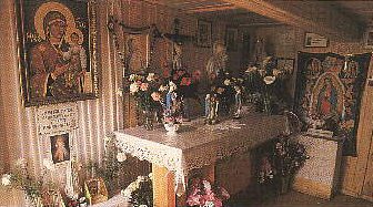 O�tarz w kaplicy na miejscu objawie�